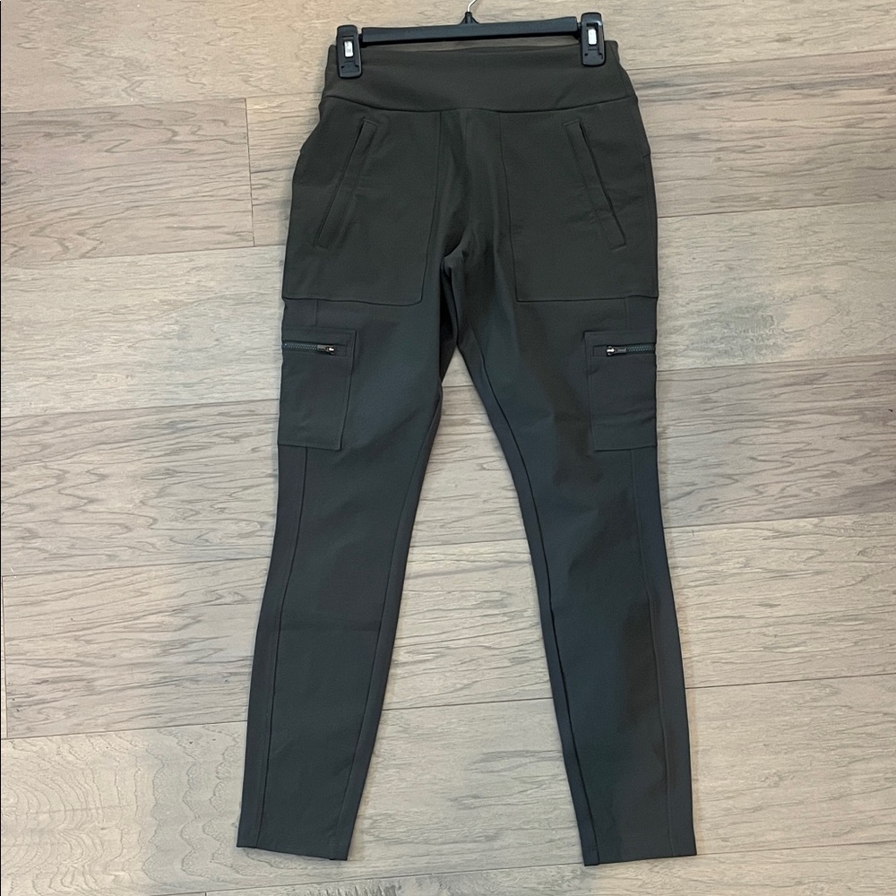 Athleta Olive Headlands Hybrid Cargo Leggings Sz4
